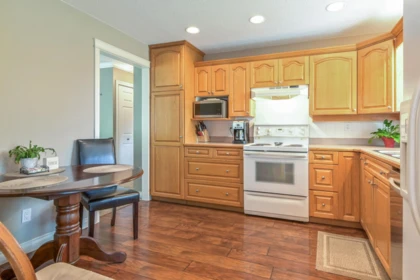 Breakfast Nook Photo of 6154 171a Street, Surrey, BC