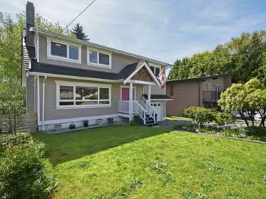 Hot Tub / Spa Photo of 7514 12th Avenue, Burnaby, BC