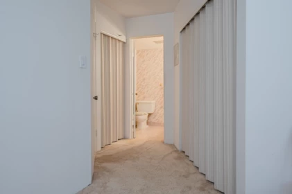 Basement Recreation Room Photo of 218 15020 North Bluff Road, White Rock, BC