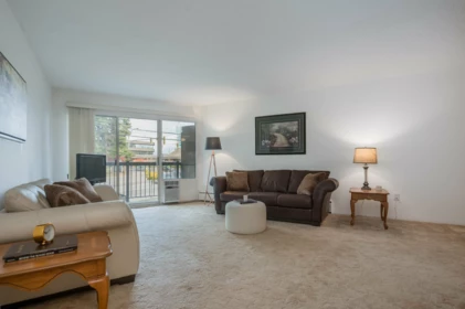 218 15020 North Bluff Road, White Rock, BC, White Rock — Apartment/Condo for sale