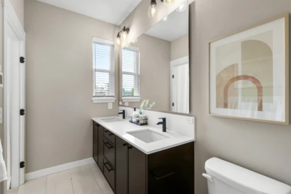 Hallway Photo of 27 2891 Montrose Avenue, Abbotsford, BC