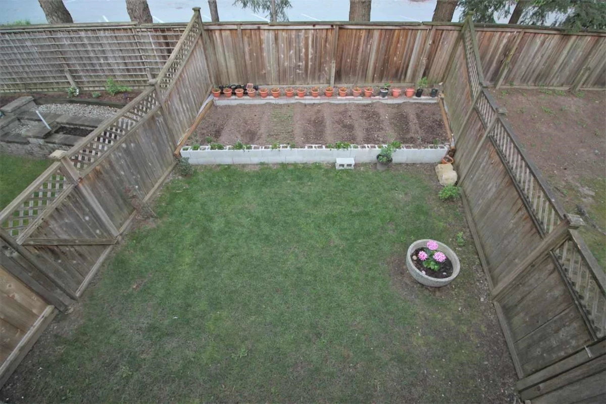 Family Room Photo of 42 15550 89 Avenue, Surrey, BC