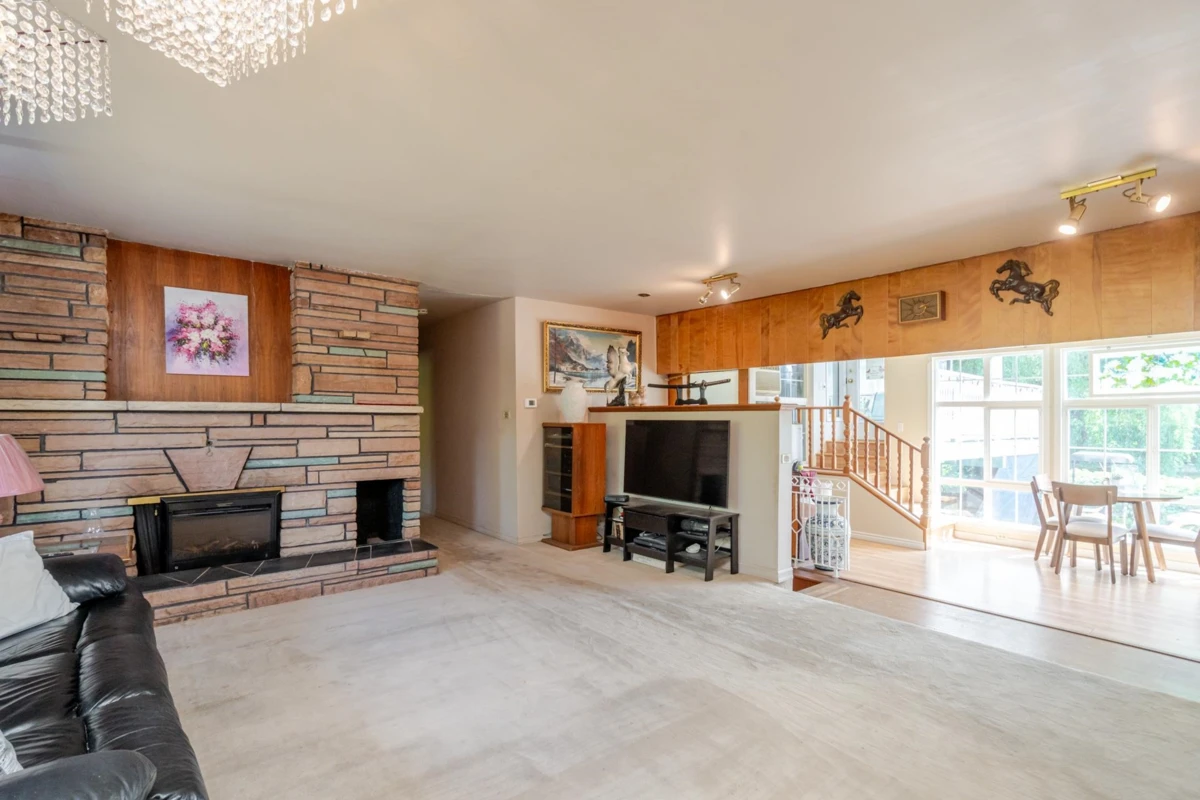 Dining Area Photo of 14328 88 Avenue, Surrey, BC