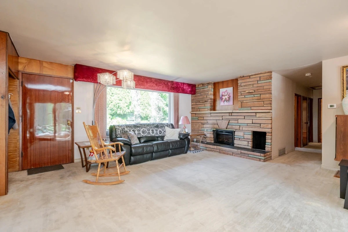 Living Room Photo of 14328 88 Avenue, Surrey, BC