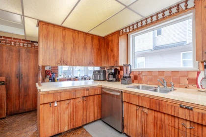 Kitchen Photo of 14328 88 Avenue, Surrey, BC