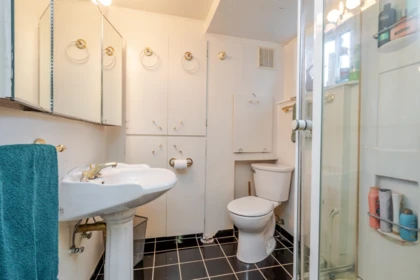 Powder Room Photo of 14328 88 Avenue, Surrey, BC
