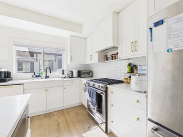 Kitchen Photo of 19 23183 136 Avenue, Maple Ridge, BC