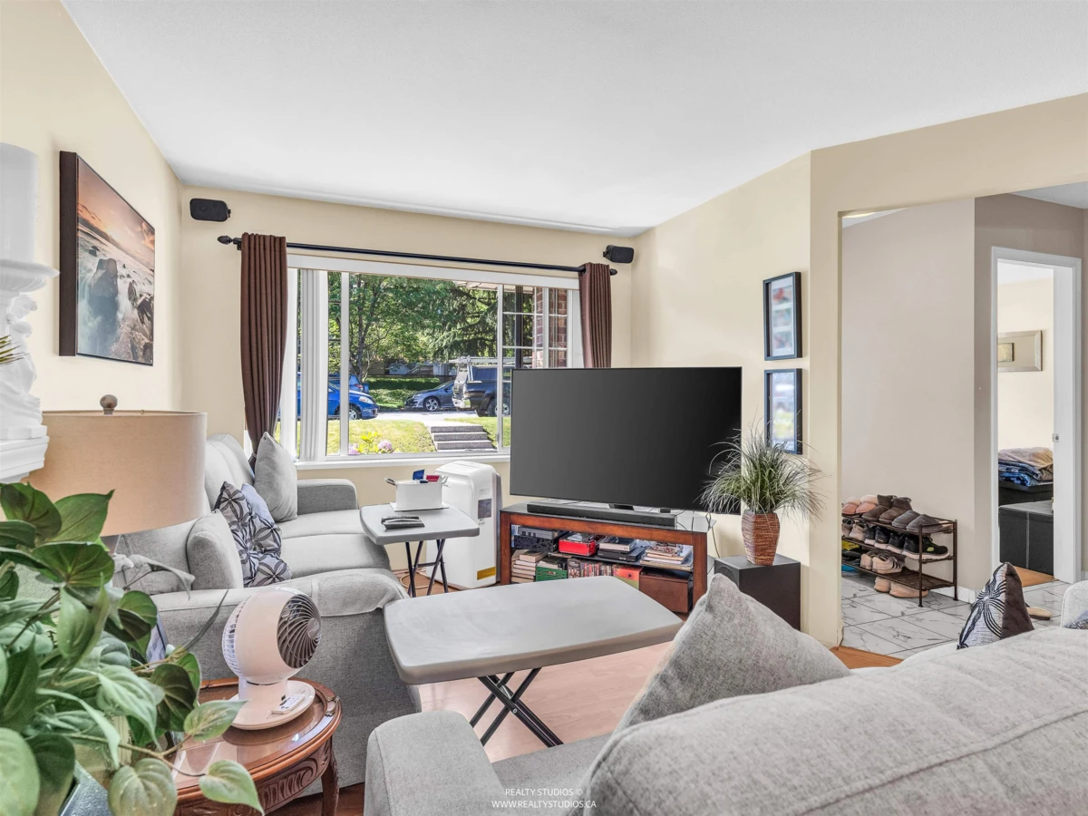 Dining Area Photo of 3735-39 Dominion Street, Burnaby, BC