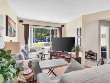 3735-39 Dominion Street, Burnaby, BC, Burnaby — Duplex for sale