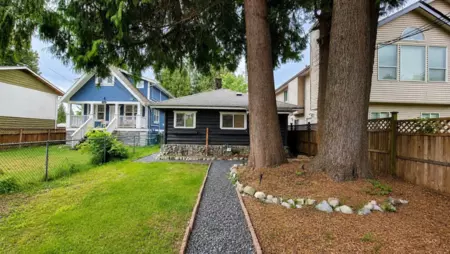 Garden / Landscaping Photo of 1370 Prairie Avenue, Port Coquitlam, BC