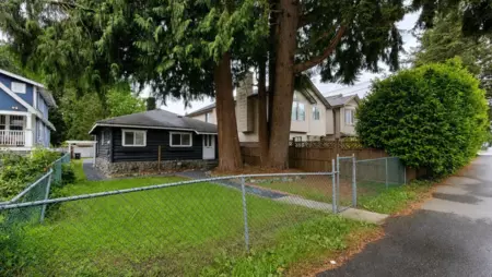 Swimming Pool Photo of 1370 Prairie Avenue, Port Coquitlam, BC