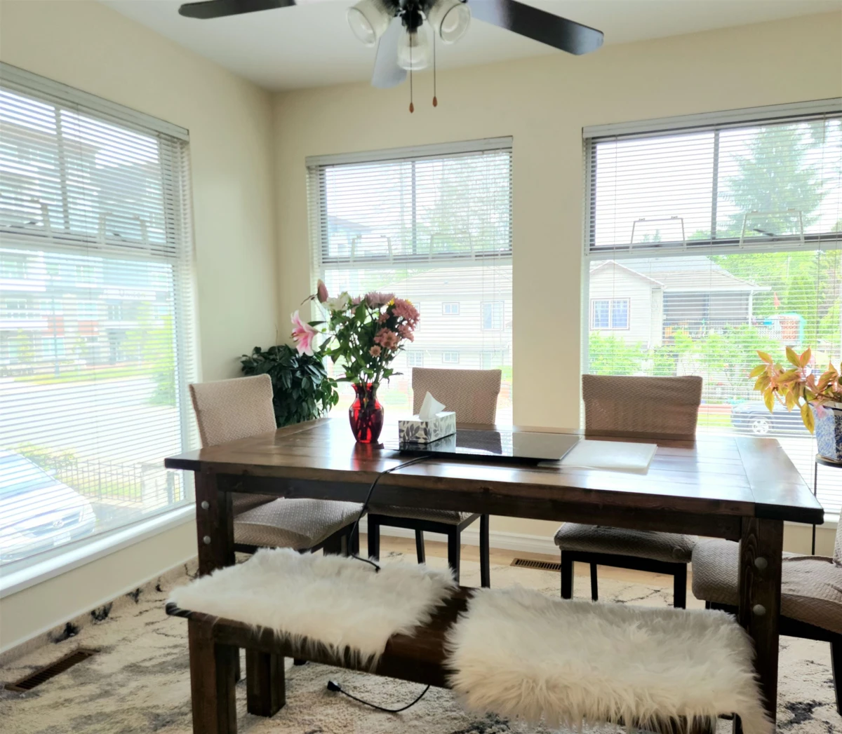 Dining Area Photo of 805 14188 103a Avenue, Surrey, BC