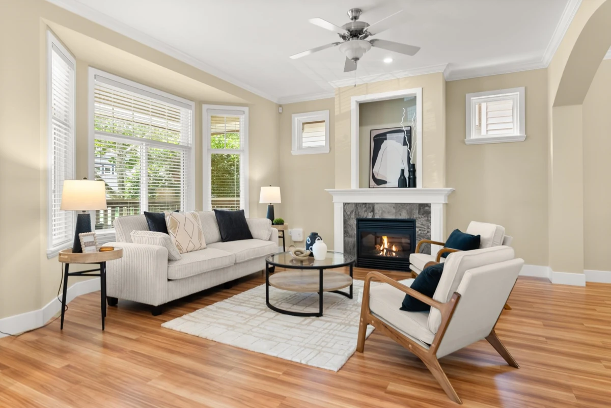 Living Room Photo of 14781 59a Avenue, Surrey, BC