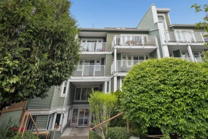 Front Yard Photo of 2 1949 W 8th Avenue, Vancouver, BC