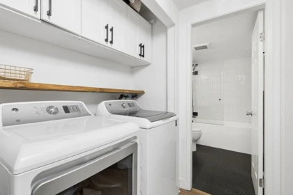 Laundry Room Photo of 2 1949 W 8th Avenue, Vancouver, BC