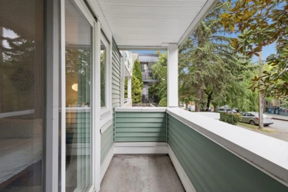Powder Room Photo of 2 1949 W 8th Avenue, Vancouver, BC