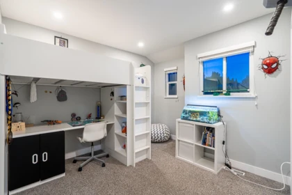 Hallway Photo of 27527 31a Avenue, Langley, BC