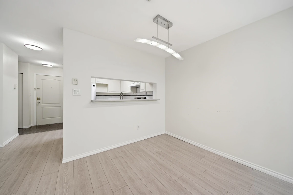 Dining Area Photo of 203 7326 Antrim Avenue, Burnaby, BC