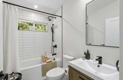 Primary Bathroom Photo of 3465 Steller Place, Roberts Creek, BC
