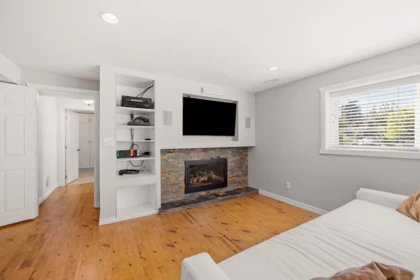 Laundry Room Photo of 525 Appian Way, Coquitlam, BC