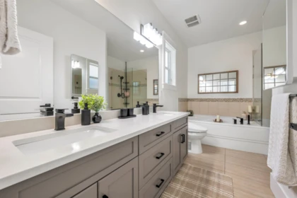Guest Bathroom Photo of 15 35259 Straiton Road, Abbotsford, BC