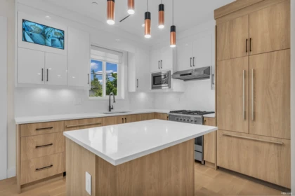 Kitchen Island Photo of 1620 E 53rd Avenue, Vancouver, BC