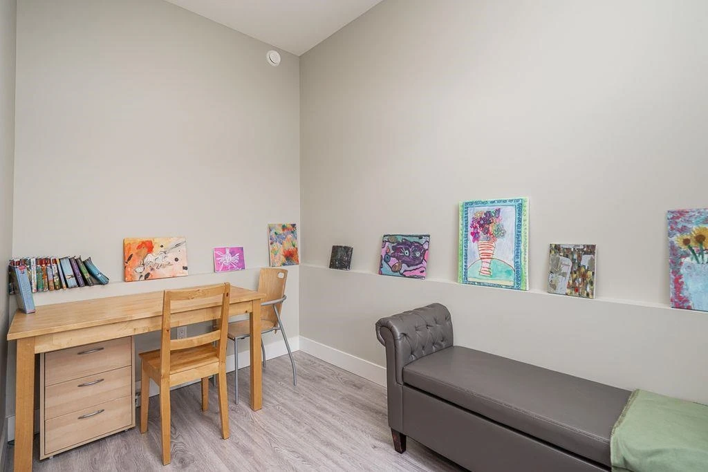 Dining Area Photo of 10 1938 North Parallel Road, Abbotsford, BC