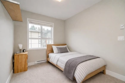 Bedroom 4 Photo of 10 1938 North Parallel Road, Abbotsford, BC