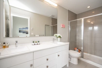 Powder Room Photo of 10 1938 North Parallel Road, Abbotsford, BC