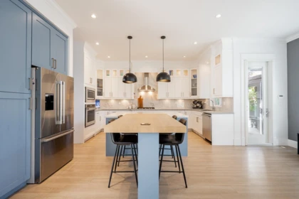 Kitchen Island Photo of 17456 2a Avenue, Surrey, BC