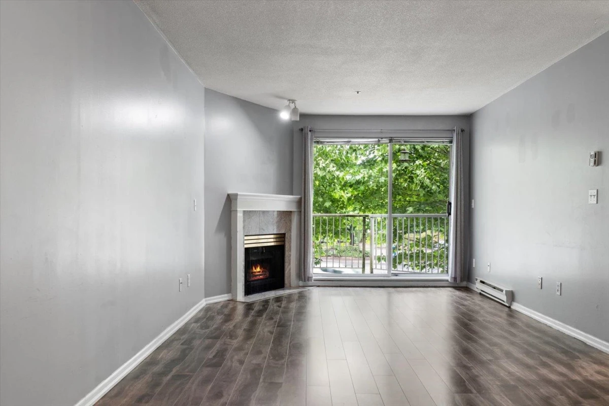 Family Room Photo of 233 32830 George Ferguson Way, Abbotsford, BC