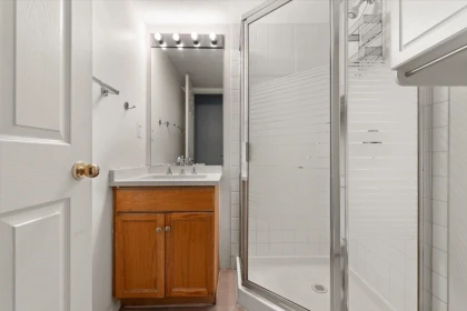 Hallway Photo of 233 32830 George Ferguson Way, Abbotsford, BC