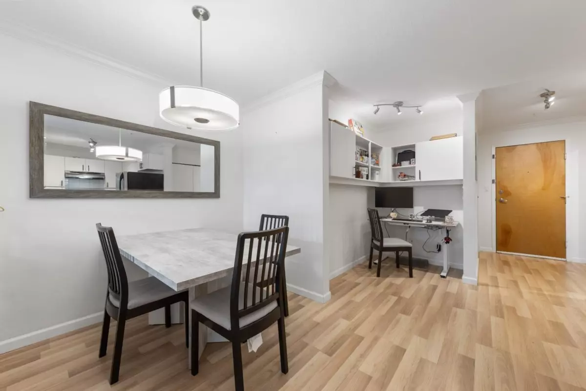 Dining Area Photo of 311 2680 W 4th Avenue, Vancouver, BC