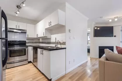 Kitchen Island Photo of 311 2680 W 4th Avenue, Vancouver, BC