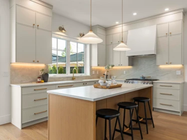 Kitchen Island Photo of 2 2848 W 19th Avenue, Vancouver, BC