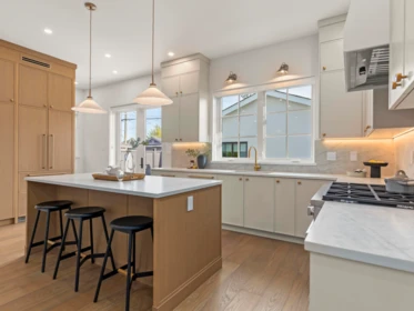 Kitchen Photo of 2 2848 W 19th Avenue, Vancouver, BC