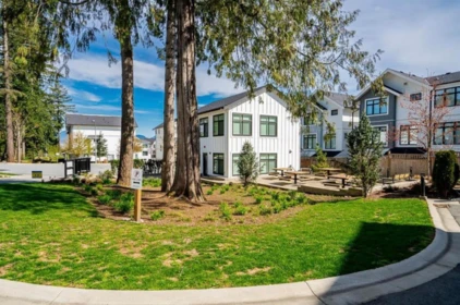 Office / Den Photo of 10 17538 100 Avenue, Surrey, BC