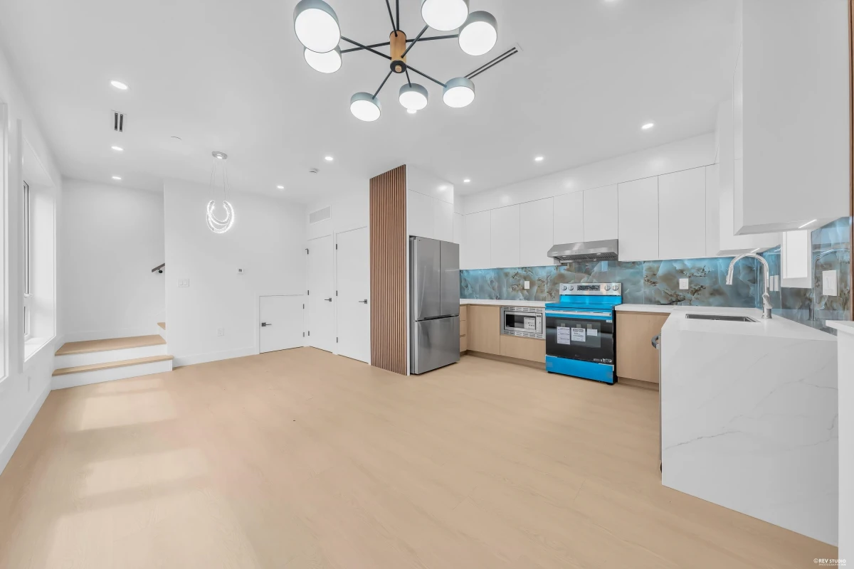 Dining Area Photo of 2891 Eton Street, Vancouver, BC