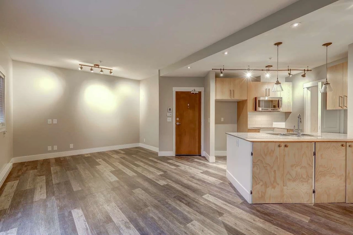 Living Room Photo of 107 2943 Nelson Place, Abbotsford, BC