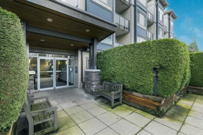Front Yard Photo of 107 2943 Nelson Place, Abbotsford, BC