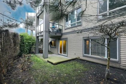 Staircase Photo of 107 2943 Nelson Place, Abbotsford, BC