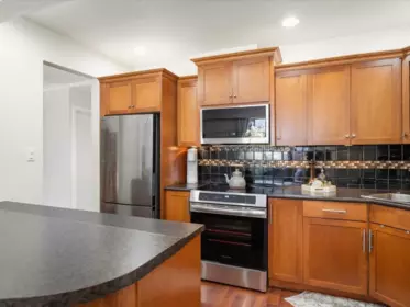Kitchen Photo of 104 1319 Martin Street, White Rock, BC