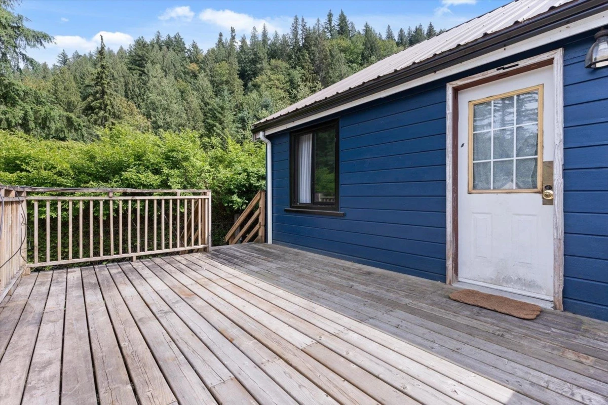 Family Room Photo of 45950 Linzey Road, Cultus Lake, BC
