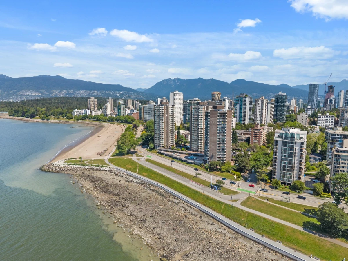 Living Room Photo of 601 1575 Beach Avenue, Vancouver, BC