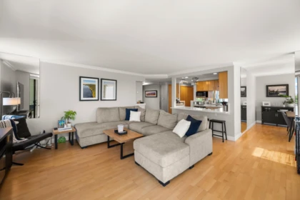 Kitchen Island Photo of 601 1575 Beach Avenue, Vancouver, BC