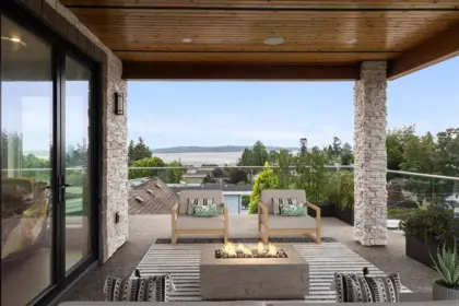 952 Parker Street, White Rock, BC, White Rock — Single Family Residence for sale