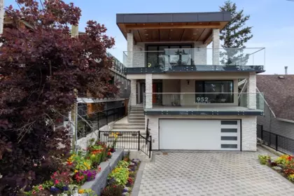 952 Parker Street, White Rock, BC, White Rock — Single Family Residence for sale
