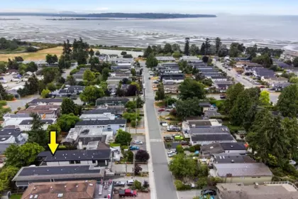 952 Parker Street, White Rock, BC, White Rock — Single Family Residence for sale