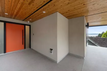 Swimming Pool Photo of 952 PARKER STREET, White Rock BC V3S 8E8