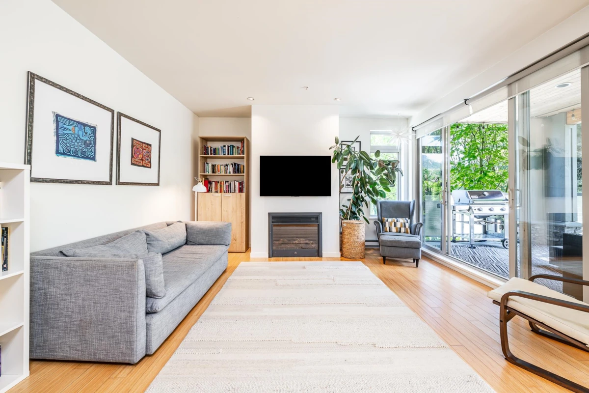 Living Room Photo of 110 40147 Government Road, Squamish, BC